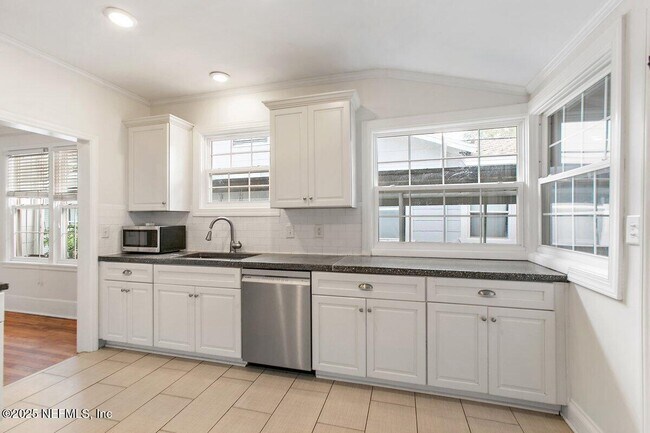 Building Photo - 4548 French St