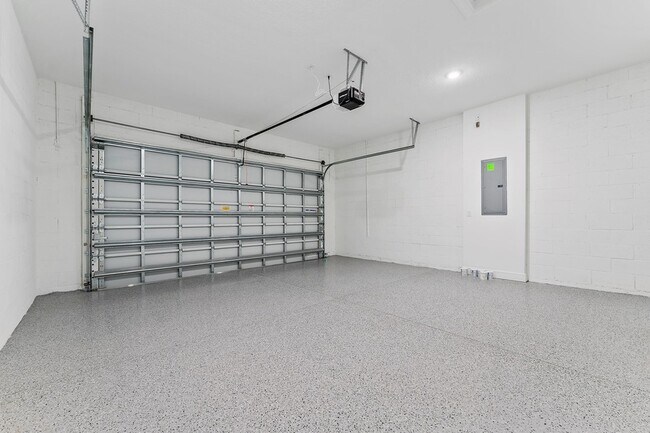 Building Photo - 9333 SW Pepoli Way