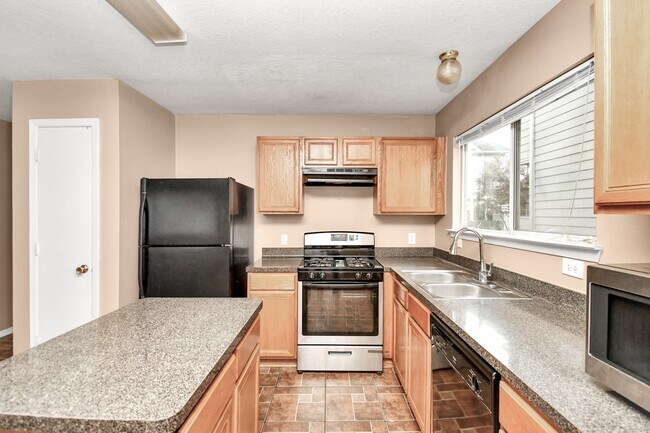 Building Photo - 6329 Settlers Square Ln