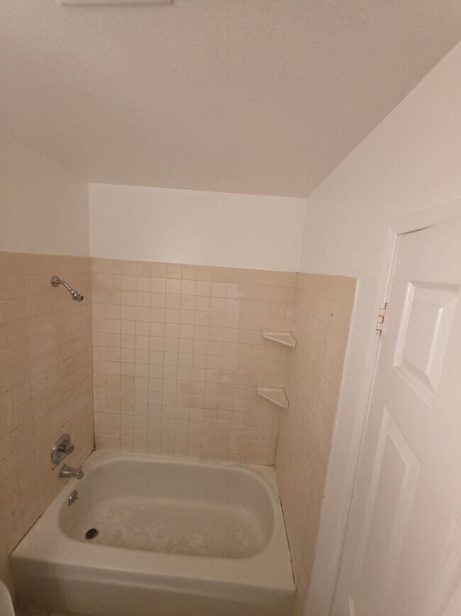 Building Photo - Charming 2BR/1BA Townhouse in Auburn - Available Now!