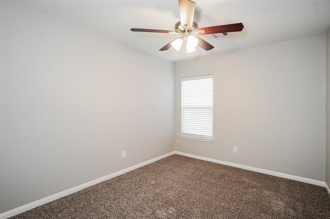 Building Photo - 21219 Slate Bend Dr