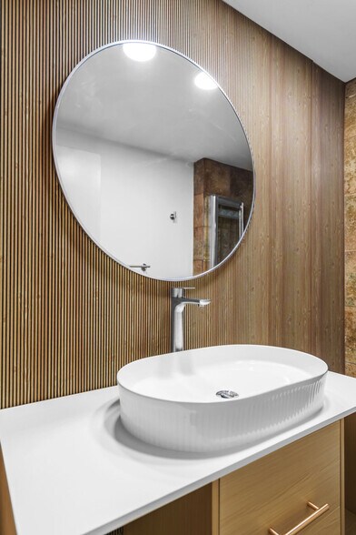 Building Photo - 5820 SW 31st St