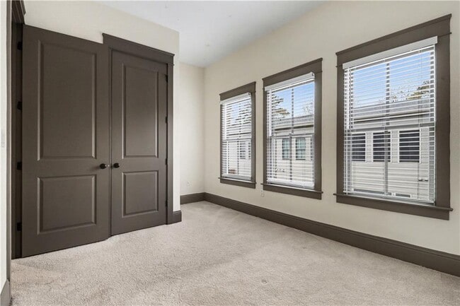 Building Photo - 4657 Magnolia Commons