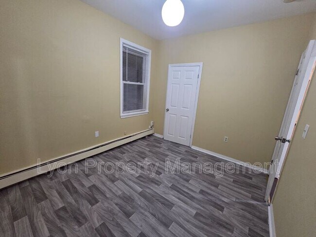 Building Photo - 87 Lydia St