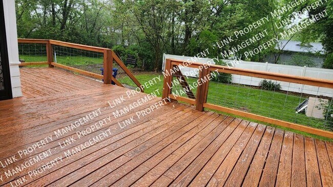 Building Photo - MOVE IN SPECIAL $1000 OFF 1ST MONTH'S RENT...