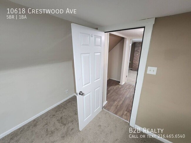 Building Photo - 10618 Crestwood Ave