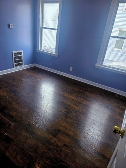 3rd bedroom - 212 Oakwood Pl