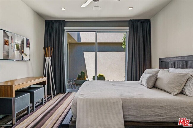 Building Photo - 1175 Los Robles Dr