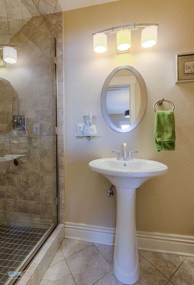 Building Photo - 1820 Pearl St