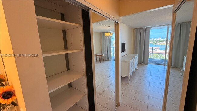 Building Photo - 1351 NE Miami Gardens Dr