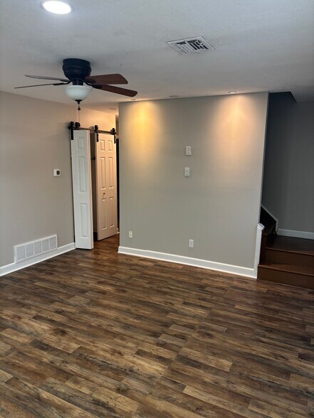 Building Photo - 1602 Vilardo Ln