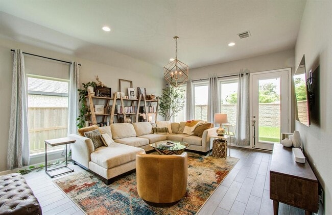 Building Photo - 4910 Morrison Dr