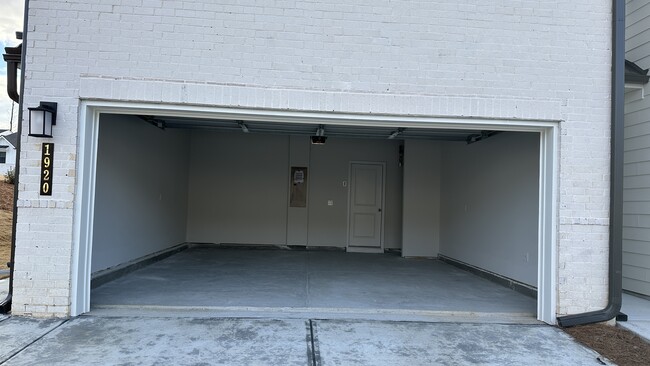 Building Photo - 1920 Westwind St