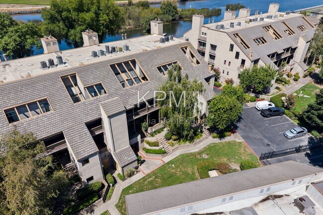 Building Photo - 6669 Embarcadero Dr