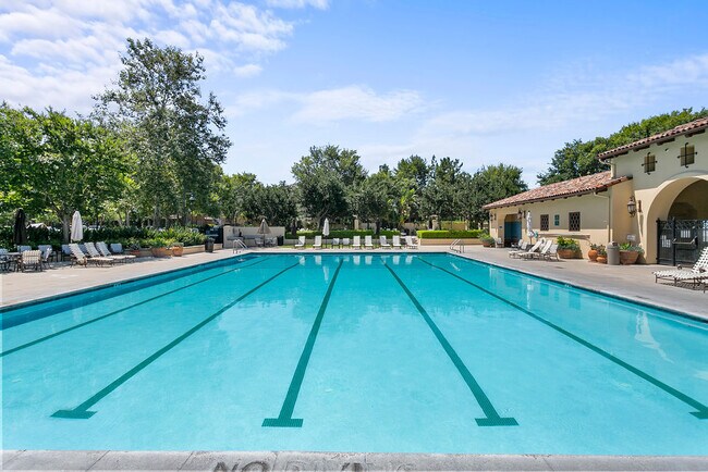 Building Photo - 37 Stepping Stone