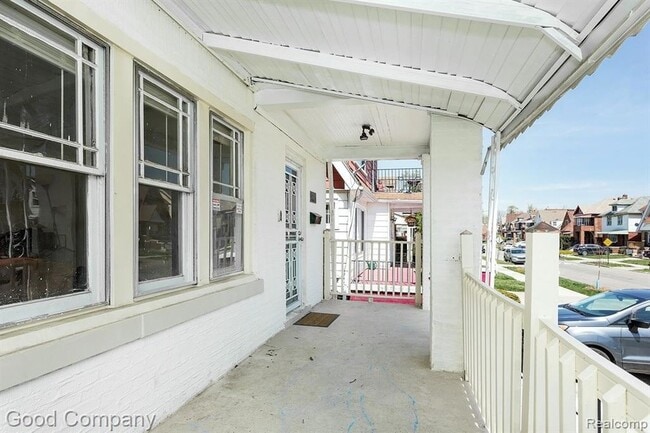 Building Photo - 12123 Santa Rosa Dr