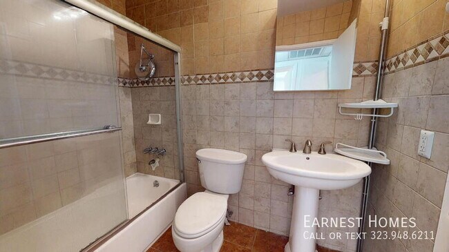 Building Photo - 5652 Yolanda Ave