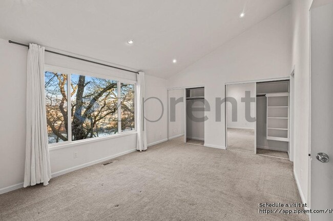 Building Photo - 5 Oak Crest Ct