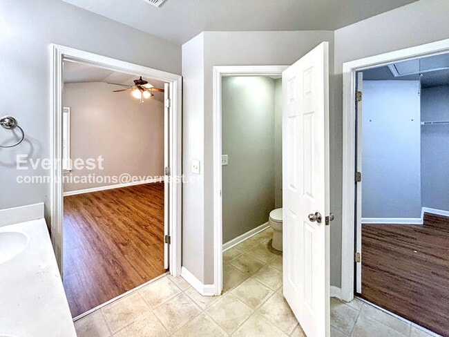 Building Photo - 2221 Nottley Dr