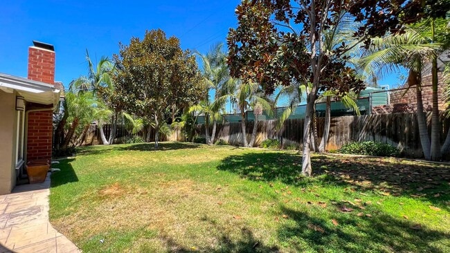 Building Photo - 3 Bdrm Detached Haome Available In Sought After La Mesa Neighborhood