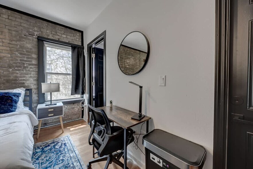 Building Photo - 1925 N Prospect Ave