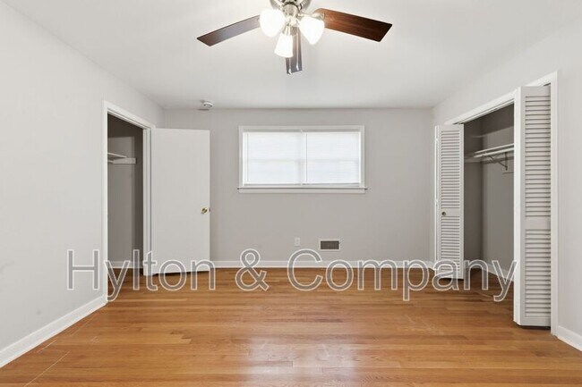 Building Photo - 3203 Delaware Ave