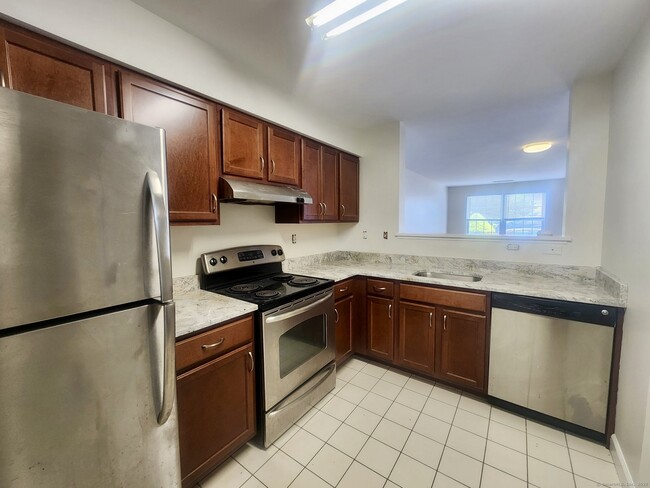 Building Photo - 49 Fairgate Dr