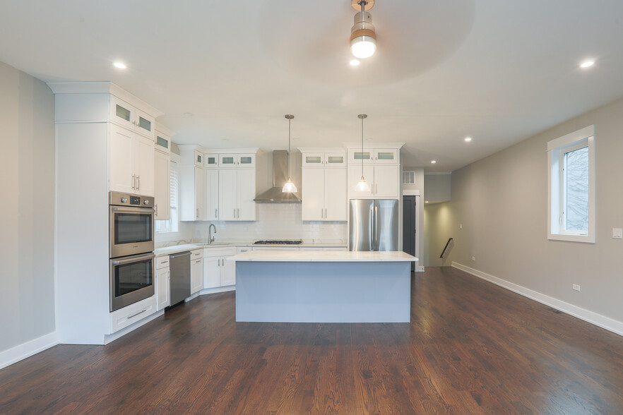 Kitchen - 4317 S Forrestville Ave