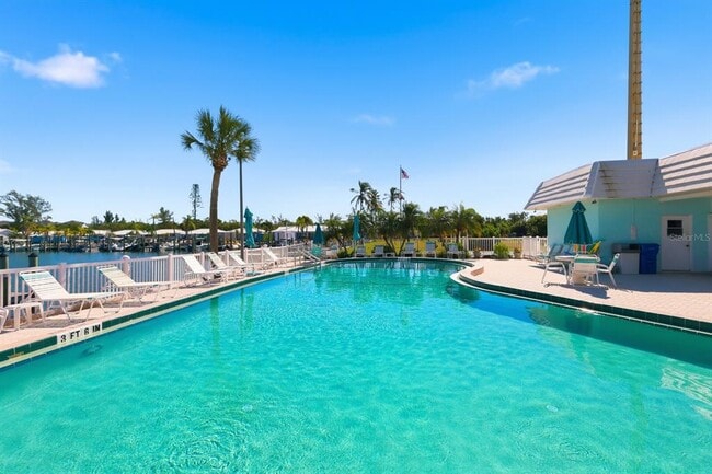 Building Photo - 573 Spanish Dr N