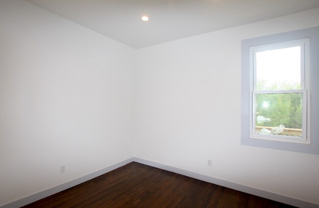 Building Photo - 4422 Maxwell St