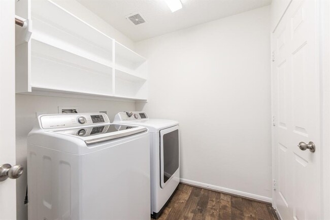 Building Photo - 5026 Bellmead Dr