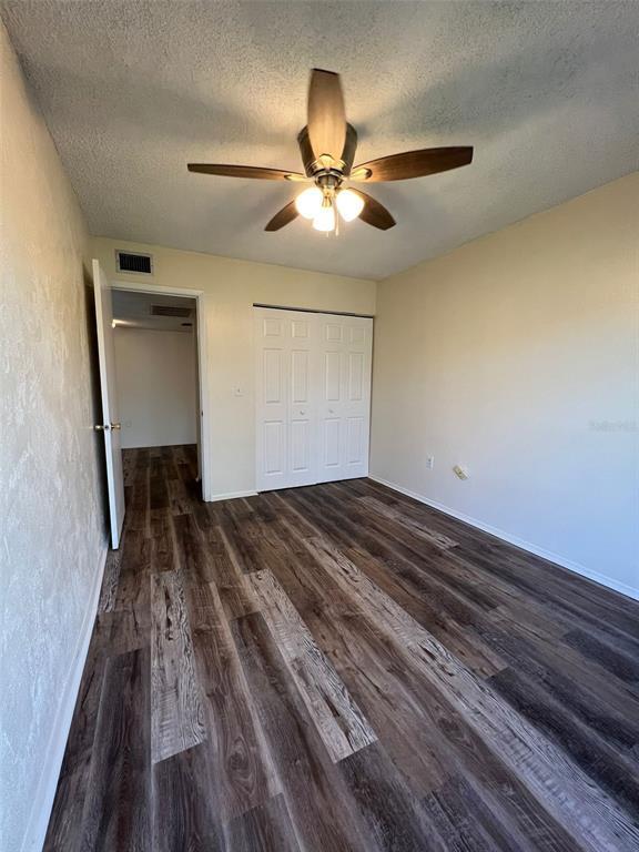 Building Photo - 6043 Village Cir S