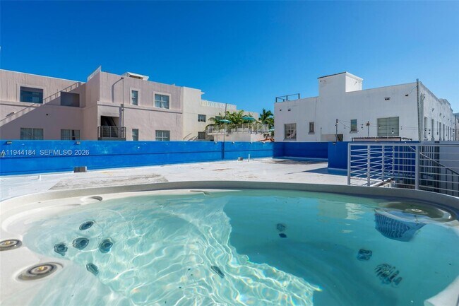 Building Photo - 229 8th St