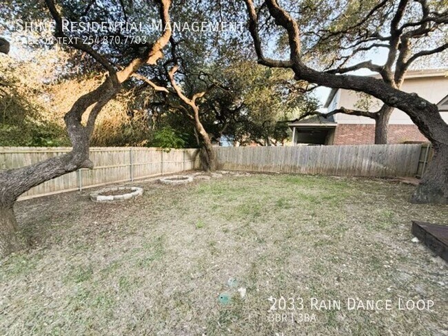 Building Photo - 2033 Rain Dance Loop