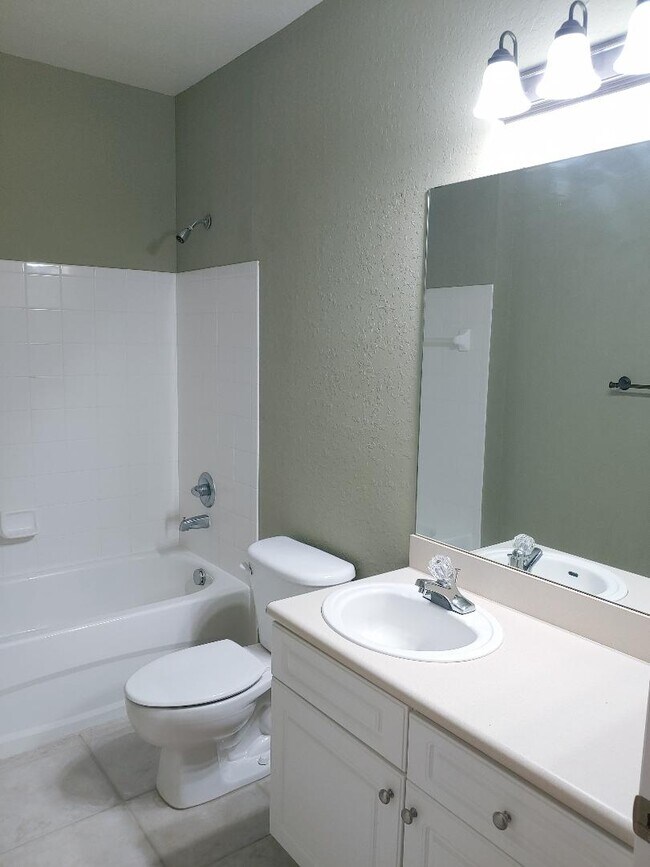 Gust bath - 612 SE Prescott Pl