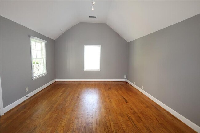 Building Photo - 771 McLendon Dr