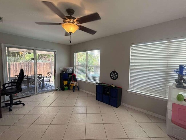 Building Photo - 4216 Shadow Ln