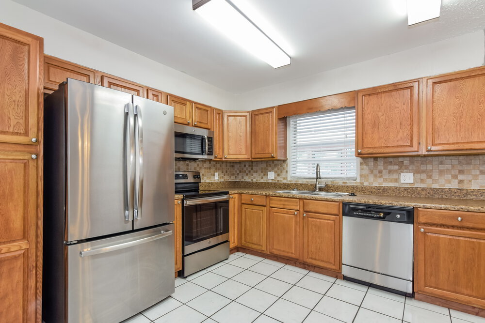 Building Photo - 110 7th Jpv St