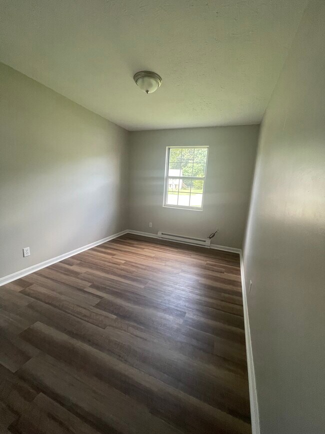 Building Photo - 161 Ashwood Dr