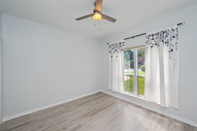 Building Photo - 1729 Wren Way