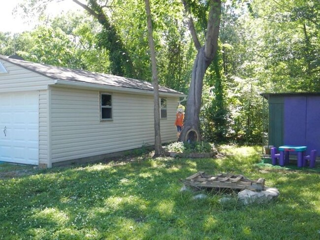 Building Photo - Charming 2BR/1BA Cottage Bungalow in Great...