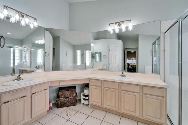 Building Photo - 18507 Country Crest Pl