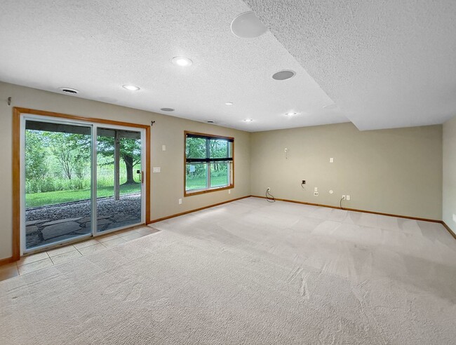 Building Photo - 815 Newberry Ln