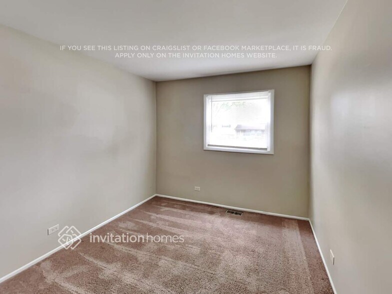 Building Photo - 6899 Meadowbrook Ln