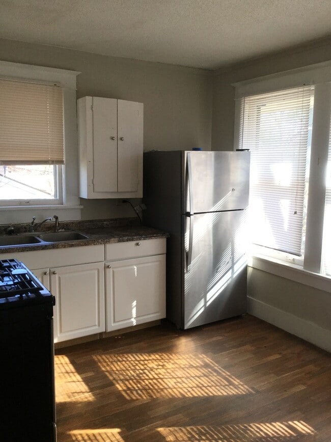 Building Photo - 1 Bedroom, 1 Bathroom Near UOM and Echles St