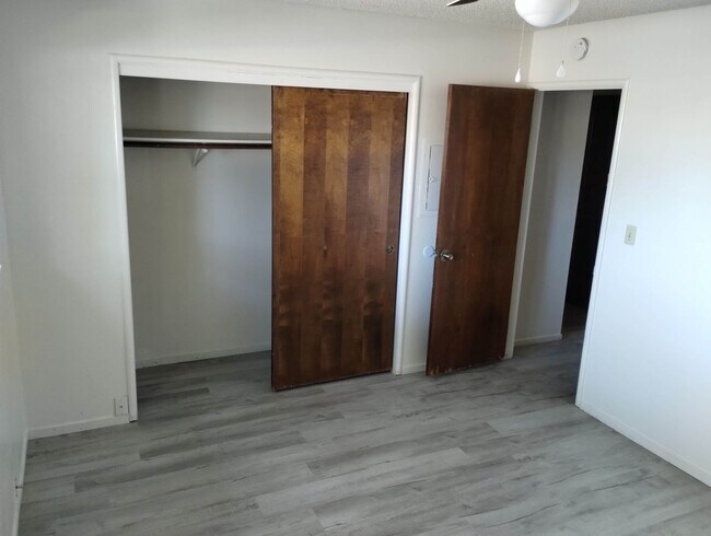 Building Photo - Two Bedroom Apartment Coming Soon! This Wi...