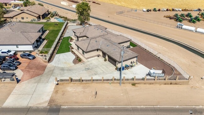 Building Photo - 2070 Araby Rd
