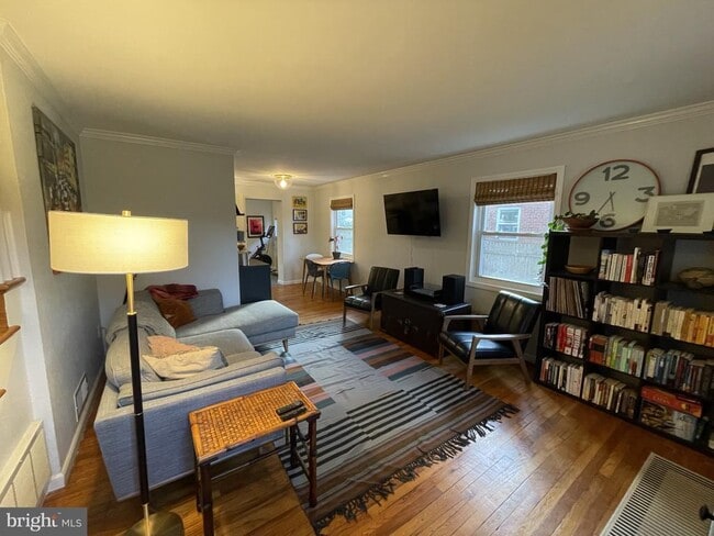 Building Photo - 2221 Arlington Terrace