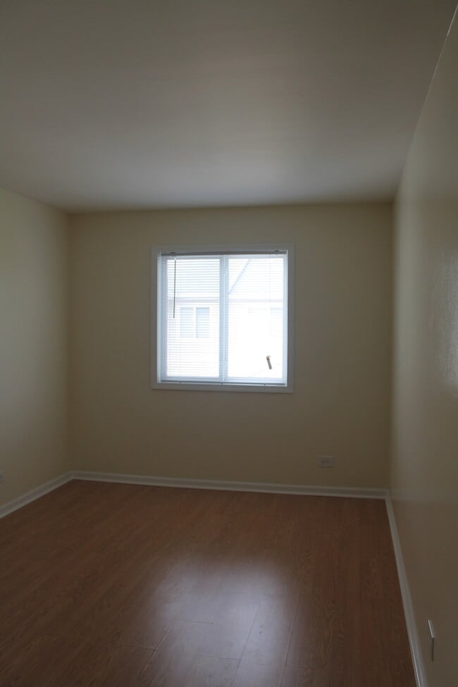 Building Photo - 440 Meadow Green Ln