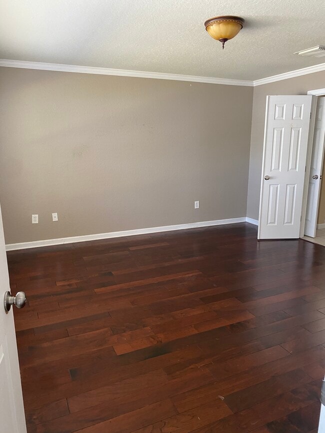 Building Photo - 5547 SW 39th St